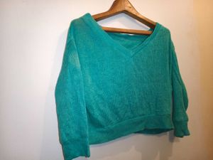 Size M/ L Teal V-Neck Sweater