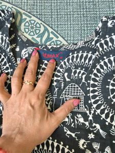 Black Kurti