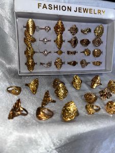 Gold Fashion Rings Set
