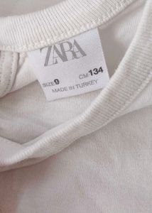 Zara White Short Top Size 9New york City Big Apple