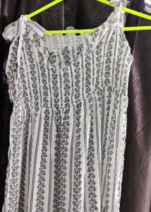 White striped Tiered Maxi Dress - M size