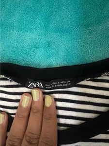Zara Crop Top Stripes White And Black