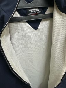 Windcheater, available in 3 colours