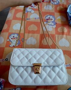 White Sling Bag With Chain 🤍 totally New