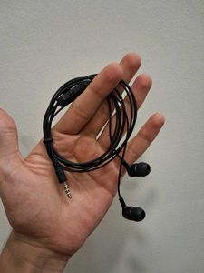 Used jbl go speaker with free earphones