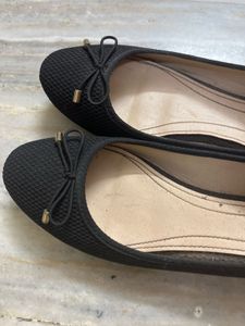Bata women black ballerinas with bow