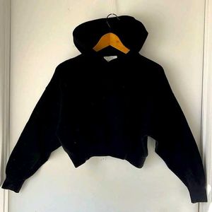 Zara Black Cropped Hoodie 🖤
