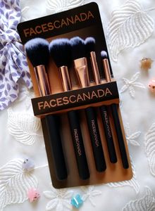 FACES CANADA - 5 IN 1 BRUSH SET