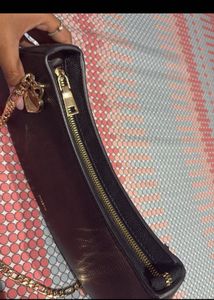 Thesto Classic Black Shoulder Bag