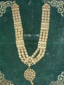 Elegant Gold Necklace