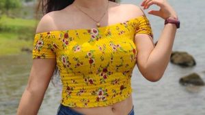 Froraol Yellow Crop Stretchable Top