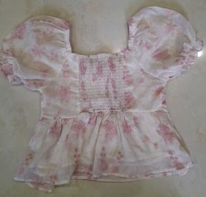 Floral Puff Sleeve Top with beautiful crop size