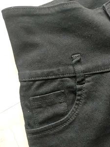 Black 🖤 High-Waisted Button Jeans