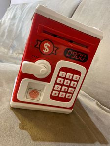 Money Saving Bank 🏦