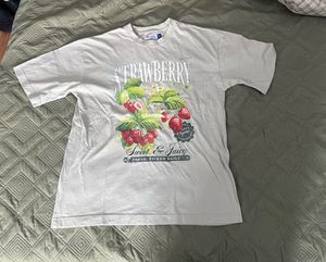 C&A Vintage Graphic Off Shoulder Tee