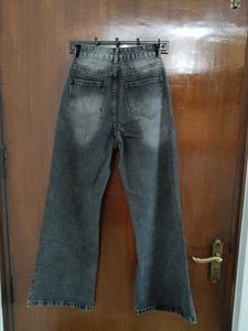 Urbanic Small Side Slit Flared Jeans