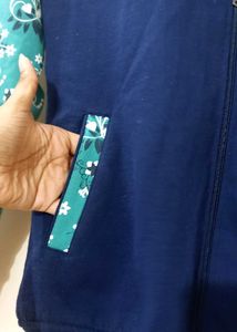 Stylish Women&#39;s Hooded Sweatshirt