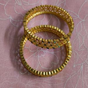 Gold Tone Bangle Set