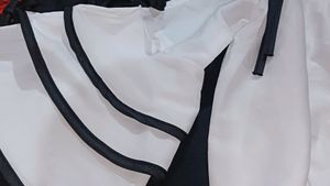 Korean Top🐰 In Colour White And Black...🌸 You&#39;ll