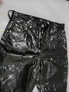 (988)Black Vinyl Pants
