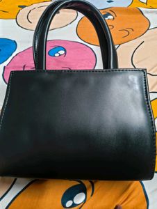 Elegant Black Handbag