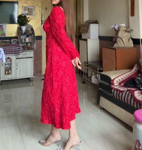 savana red dress