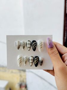 Black &amp; Chorme Press On Nails