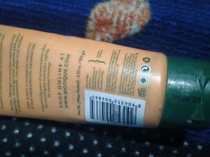 Biotique Walnut Explfoliating And Polishing Scrub