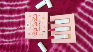 POPxo Makeup Mini Lip Kit -(Set Of 3)🌸🧡