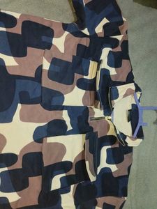 Abstract Print tshirt