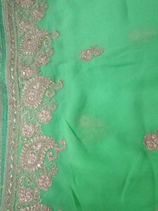 I am selling green saree