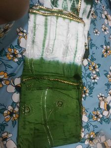 Elegant Green Saree (Set Of 2)