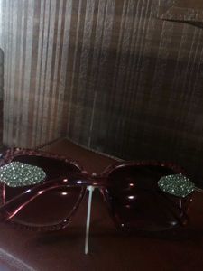 Women&#39;s Red Sunglasses For Hang Out
