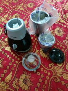 NEW NUTRIPRO MIXER GRINDER WITH 2 STAINLESS JARS