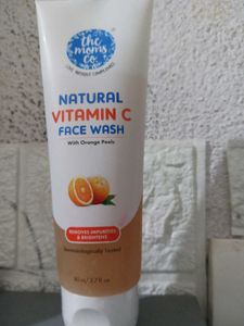 The Mom's Co Natural Vitamin C FAce Wash