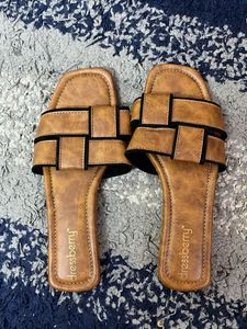 Dressberry Brown Flats