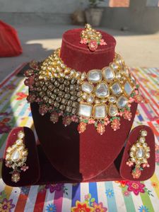 Elegant Kundan Jewelry Set