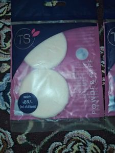 3 Powder Puff With Brush And Hair Pains
