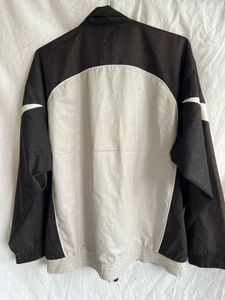 Wind breaker