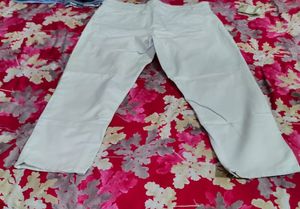 WHITE JEANS