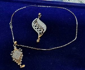 Elegant Leaf Pendant