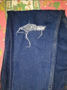Women&#39;s Stylish Blue Ripped Jeans