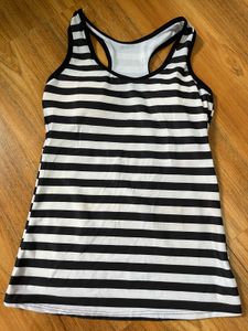 Stripes Padded Gym Top 🤌🏻