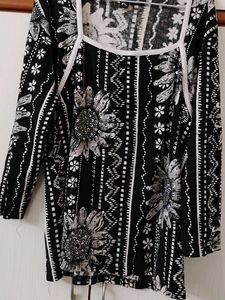 Patterned 3/4 Sleeve Top