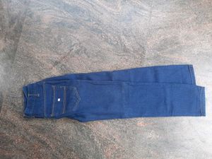Blue Straight Cut Jeans For Men&#39;s.