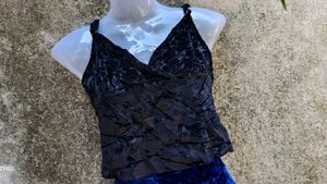 4.23.1 CUTE BLACK TOP