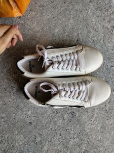 Wrogn Women&#39;s White Sneakers