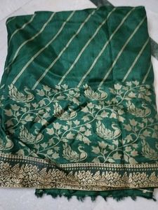 Elegant Green &amp; Gold Silk Blend Saree Set