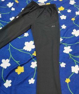 NIVIA Jogger /Lower Zipped Pockets