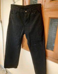 Jet black wide leg denim 💕